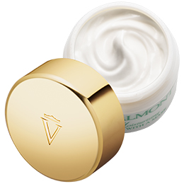 Moisturizing with a Mask top view